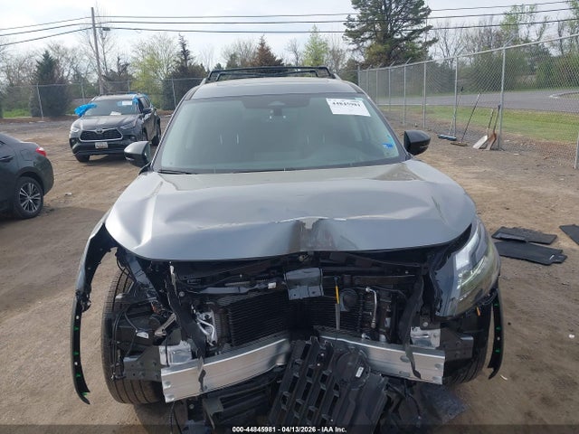 Nissan Pathfinder Platinum