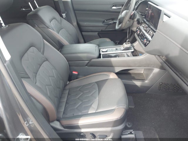 Nissan Pathfinder Platinum
