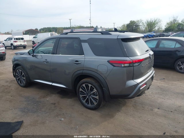 Nissan Pathfinder Platinum