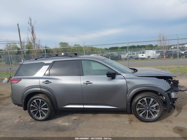 Nissan Pathfinder Platinum