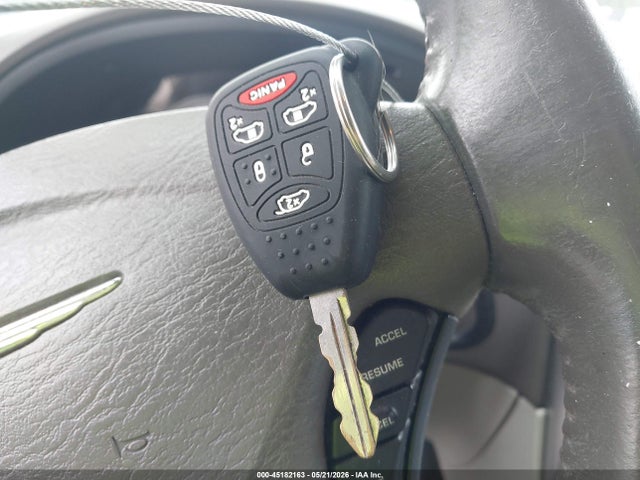 Chrysler Town & Country Limited
