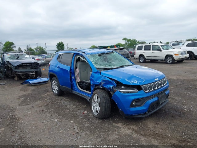 Salvage Jeep Compass Image