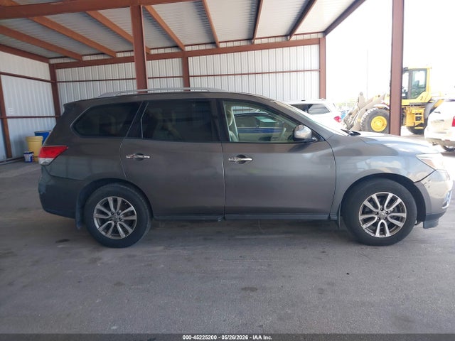 Nissan Pathfinder S