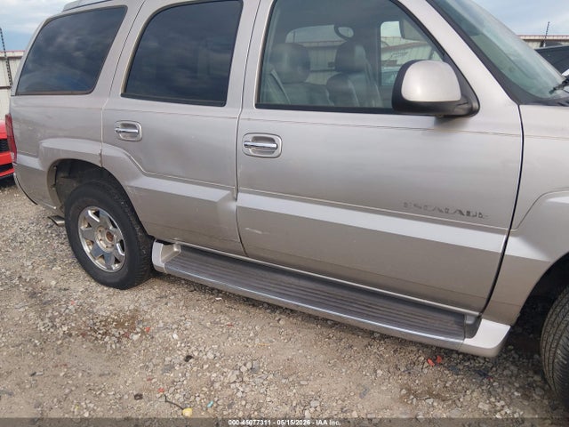 Cadillac Escalade Standard