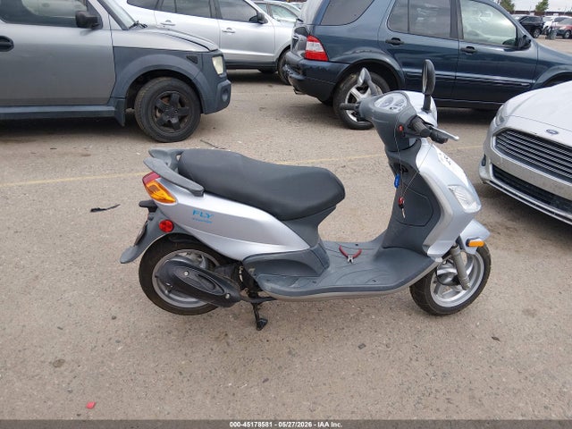 Piaggio Fly 50