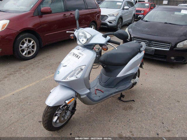 Piaggio Fly 50