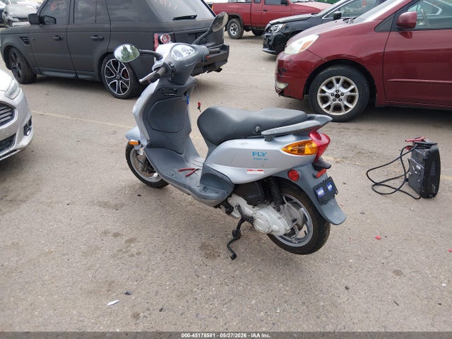 Piaggio Fly 50