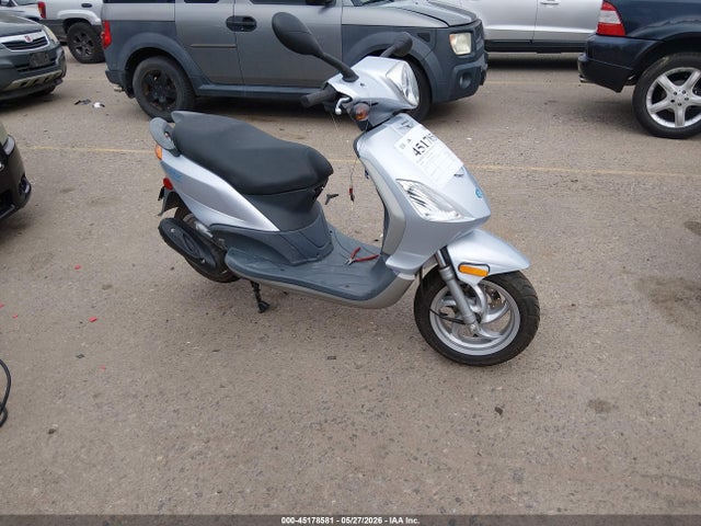 Piaggio Fly 50