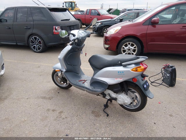 Piaggio Fly 50