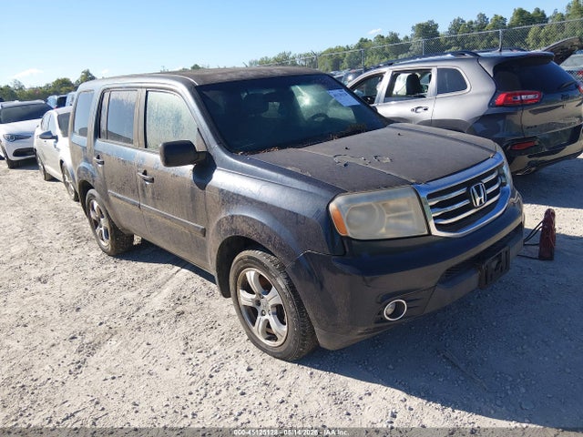 Salvage Honda Pilot Image