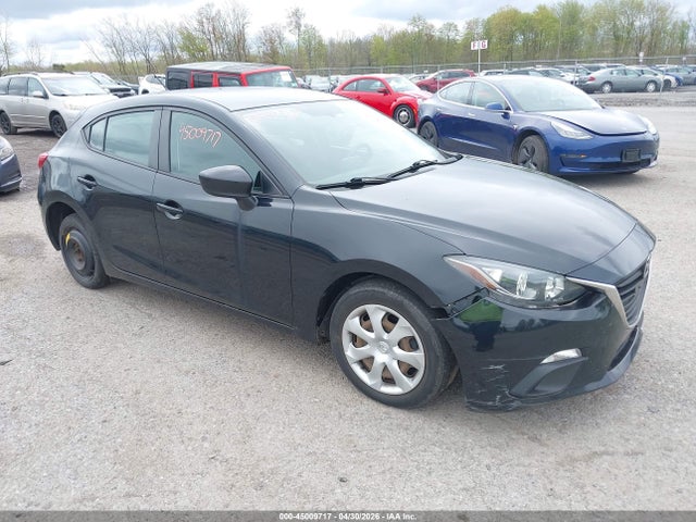 Salvage Mazda Mazda3 Image