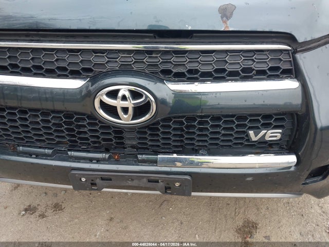 Toyota RAV4 Limited V6