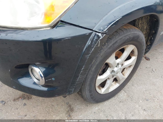 Toyota RAV4 Limited V6