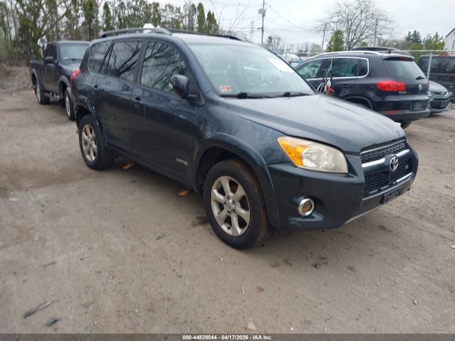 Salvage Toyota RAV4 Image