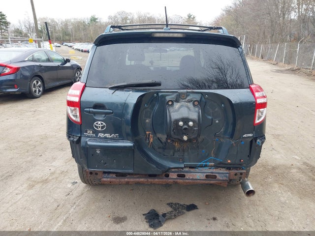 Toyota RAV4 Limited V6