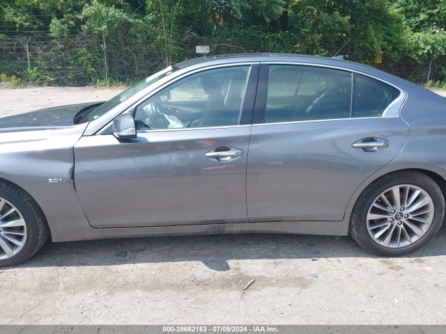 INFINITI Q50 Luxe Awd