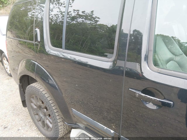 Nissan Pathfinder Le
