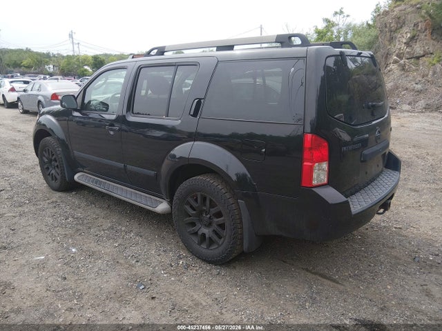 Nissan Pathfinder Le