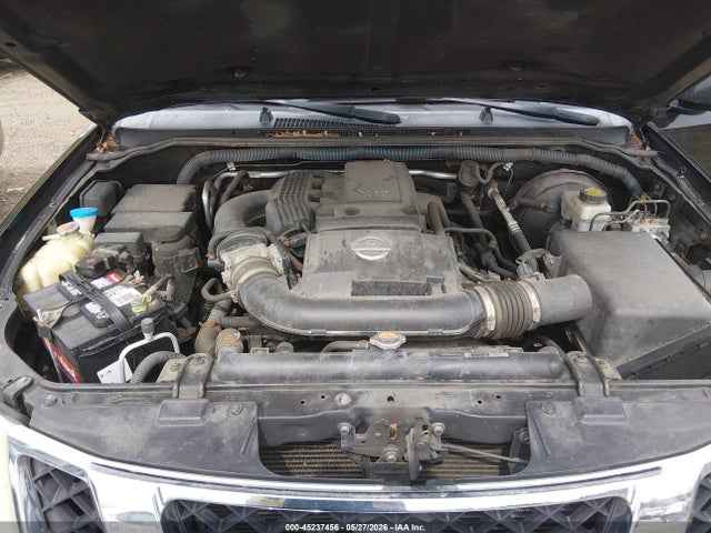 Nissan Pathfinder Le