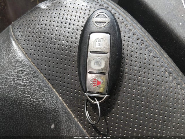 Nissan Pathfinder Le