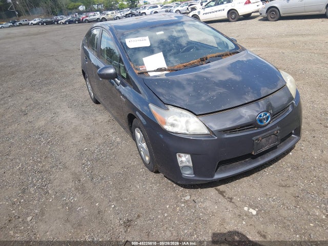 Salvage Toyota Prius Image