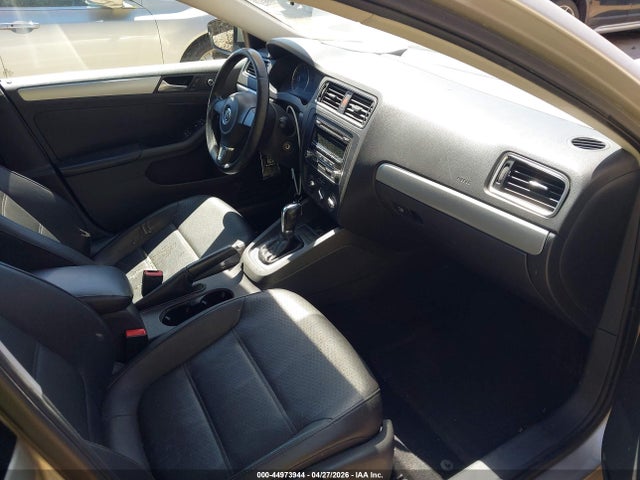 Volkswagen Jetta 2.5l Se
