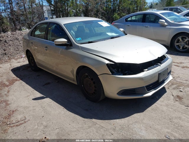 Salvage Volkswagen Jetta Image