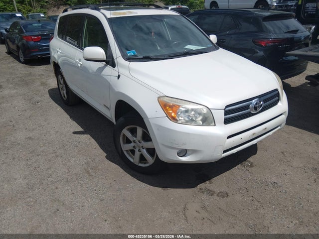 Salvage Toyota RAV4 Image