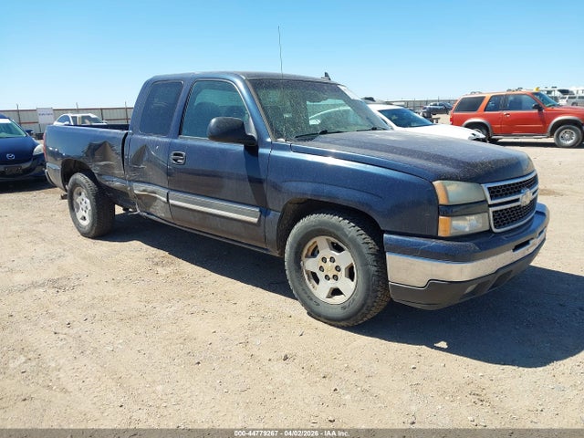 Salvage Chevrolet Silverado 1500 Image
