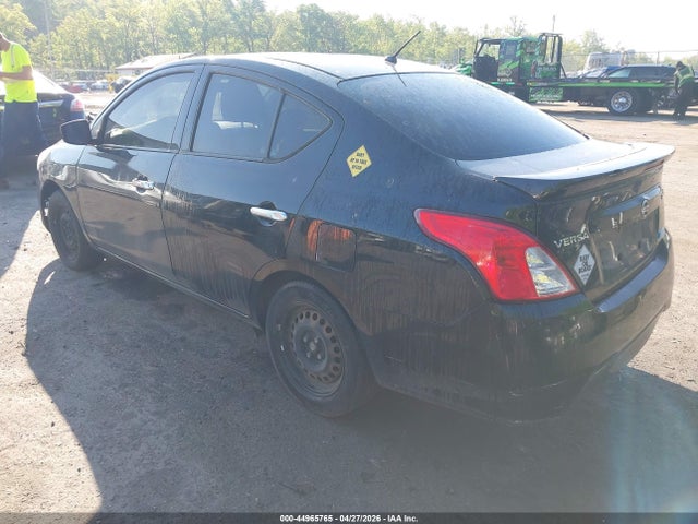 Nissan Versa
