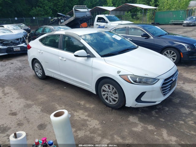 Salvage Hyundai ELANTRA Image