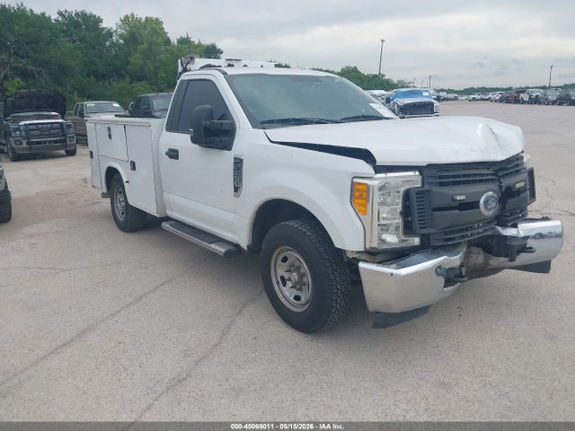 Salvage Ford F-250 Image