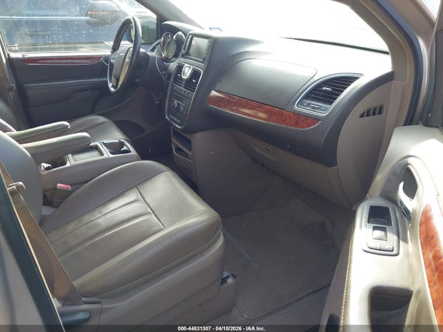 Chrysler Town & Country Touring