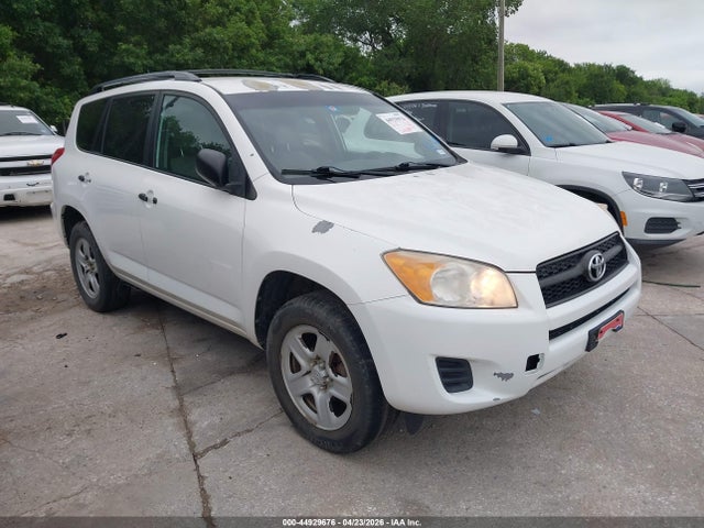 Salvage Toyota RAV4 Image