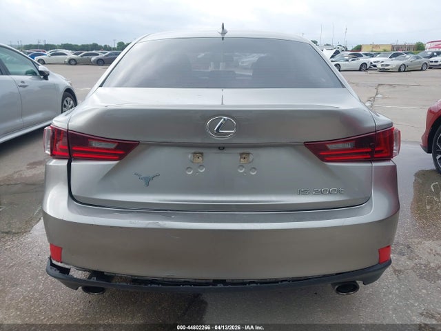 Lexus Is