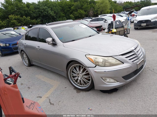 Salvage Hyundai Genesis Image