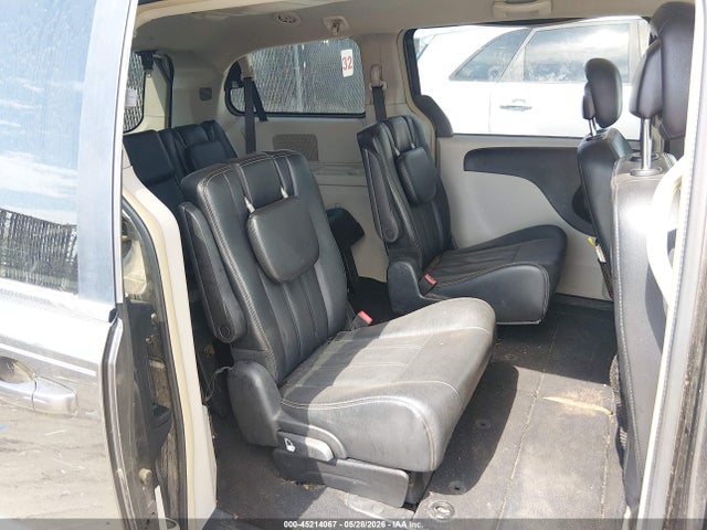 Chrysler Town & Country Touring
