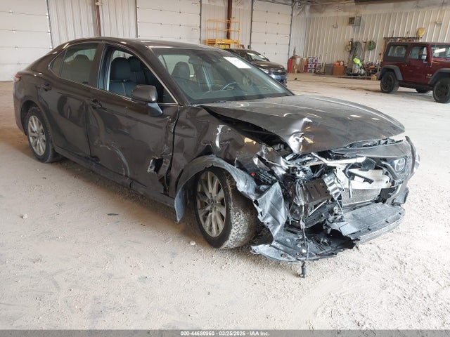 Salvage Toyota Camry Image