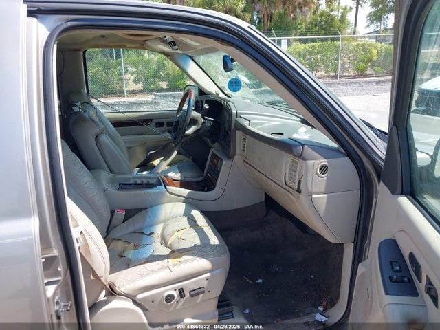 Cadillac Escalade Standard