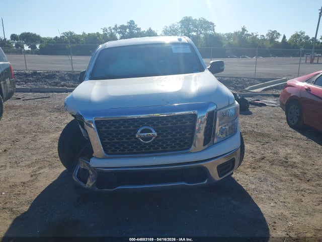 Nissan Titan Sv