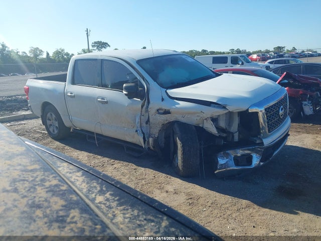 Nissan Titan Sv