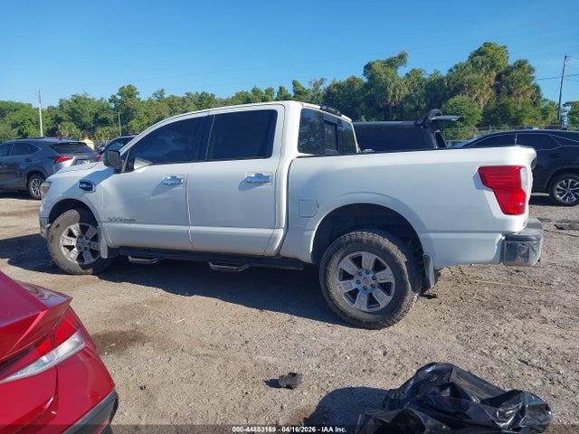 Nissan Titan Sv