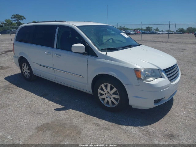 Salvage Chrysler Town & Country Image