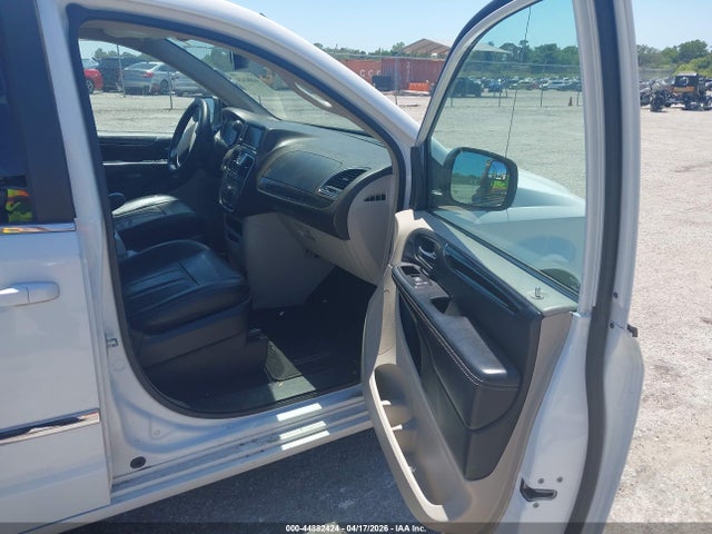 Chrysler Town & Country Touring