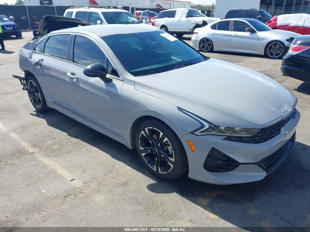 Salvage Kia K5 Image
