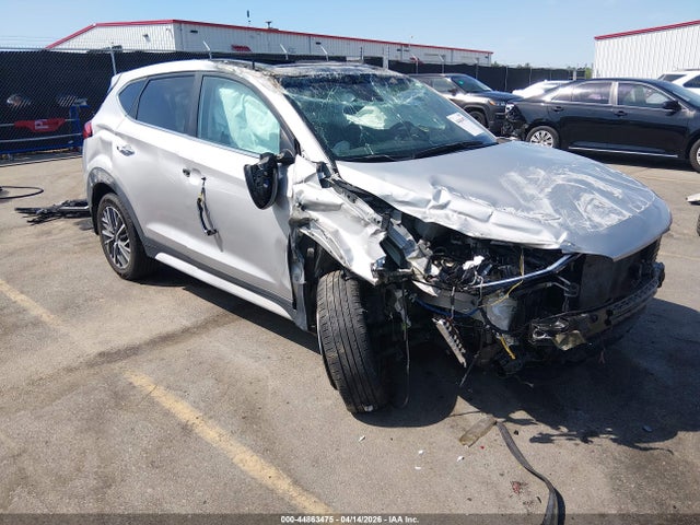 Salvage Hyundai TUCSON Image