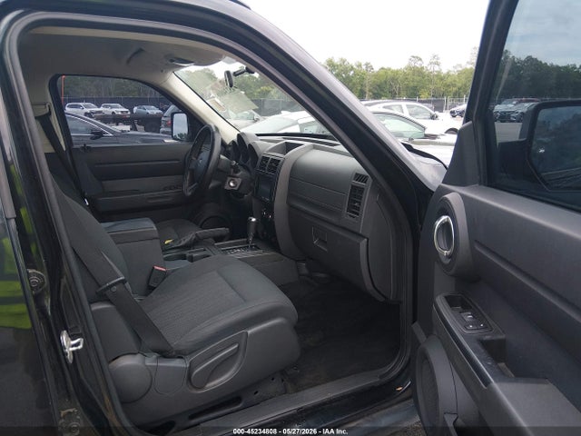 Dodge Nitro Se