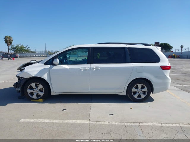 Toyota Sienna Le 8 Passenger