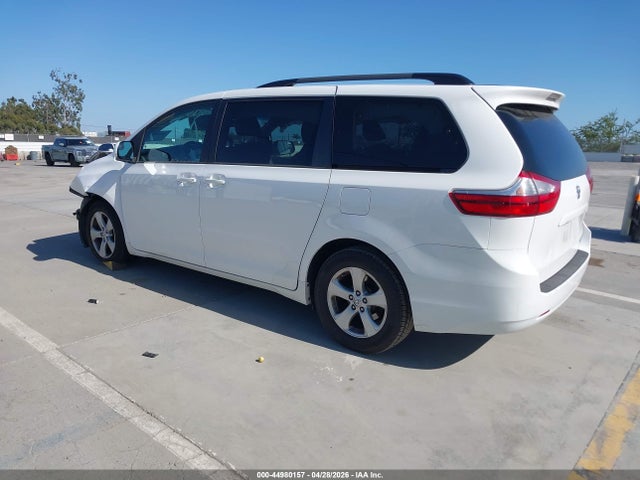 Toyota Sienna Le 8 Passenger