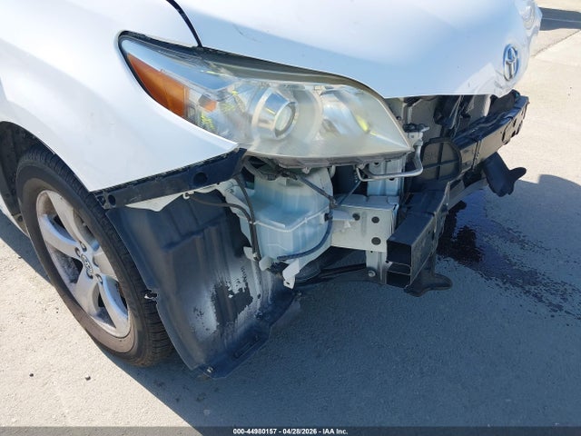 Toyota Sienna Le 8 Passenger